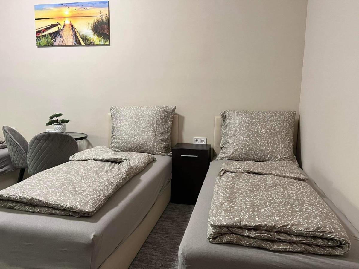 Kinizsi Udvar Apartmanhaz Балатонбоглар Екстер'єр фото