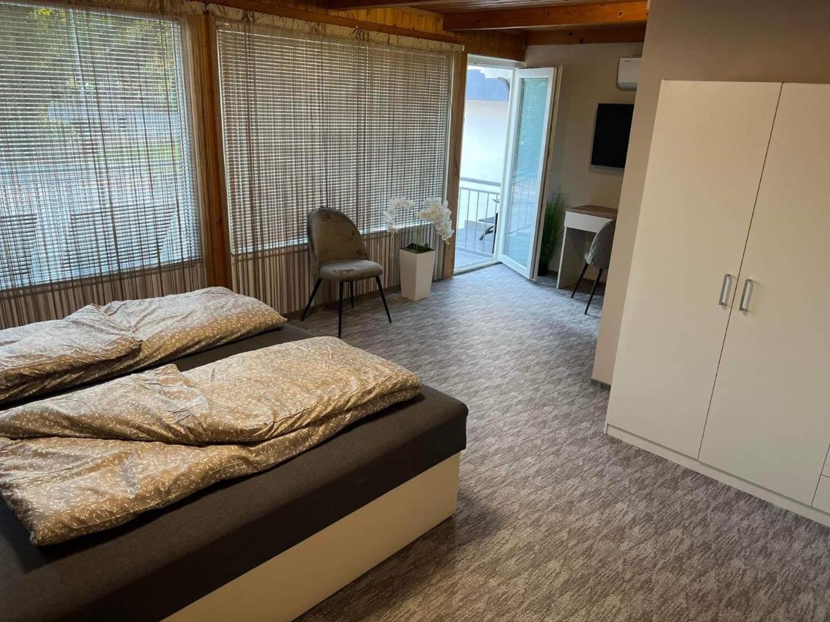 Kinizsi Udvar Apartmanhaz Балатонбоглар Екстер'єр фото