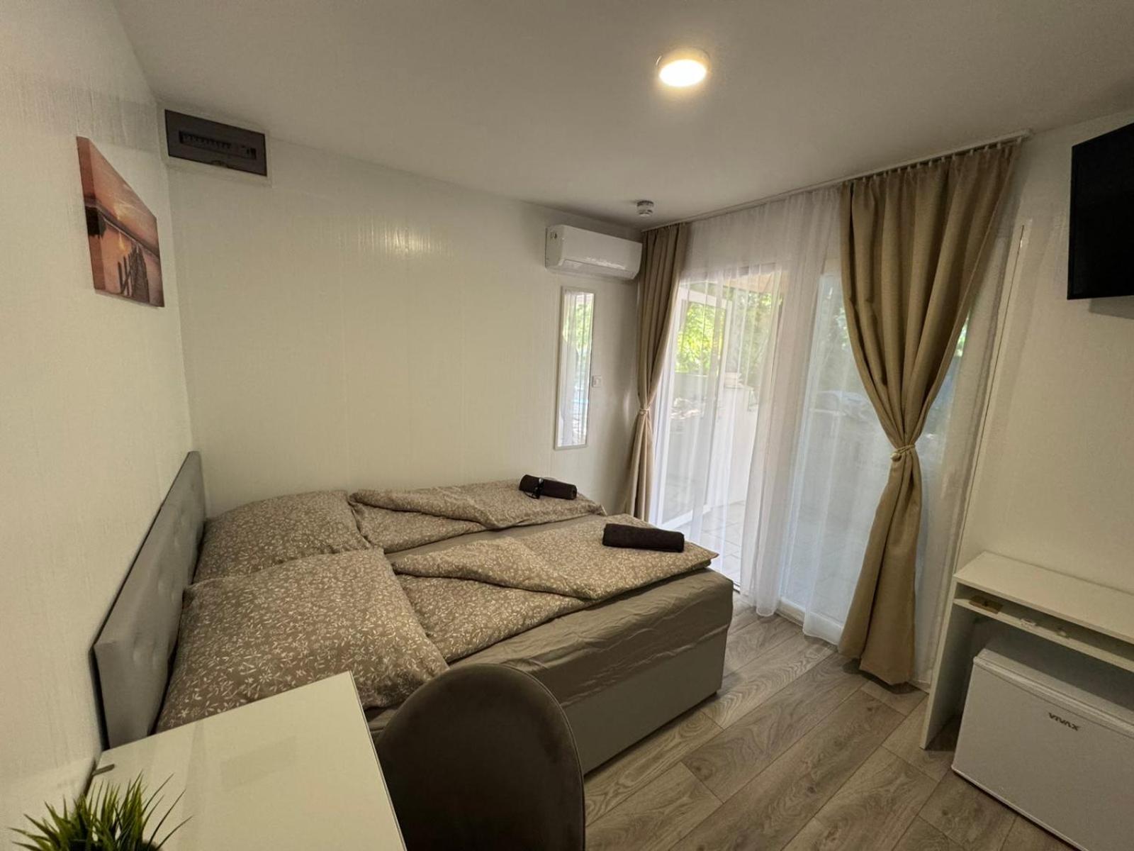 Kinizsi Udvar Apartmanhaz Балатонбоглар Екстер'єр фото