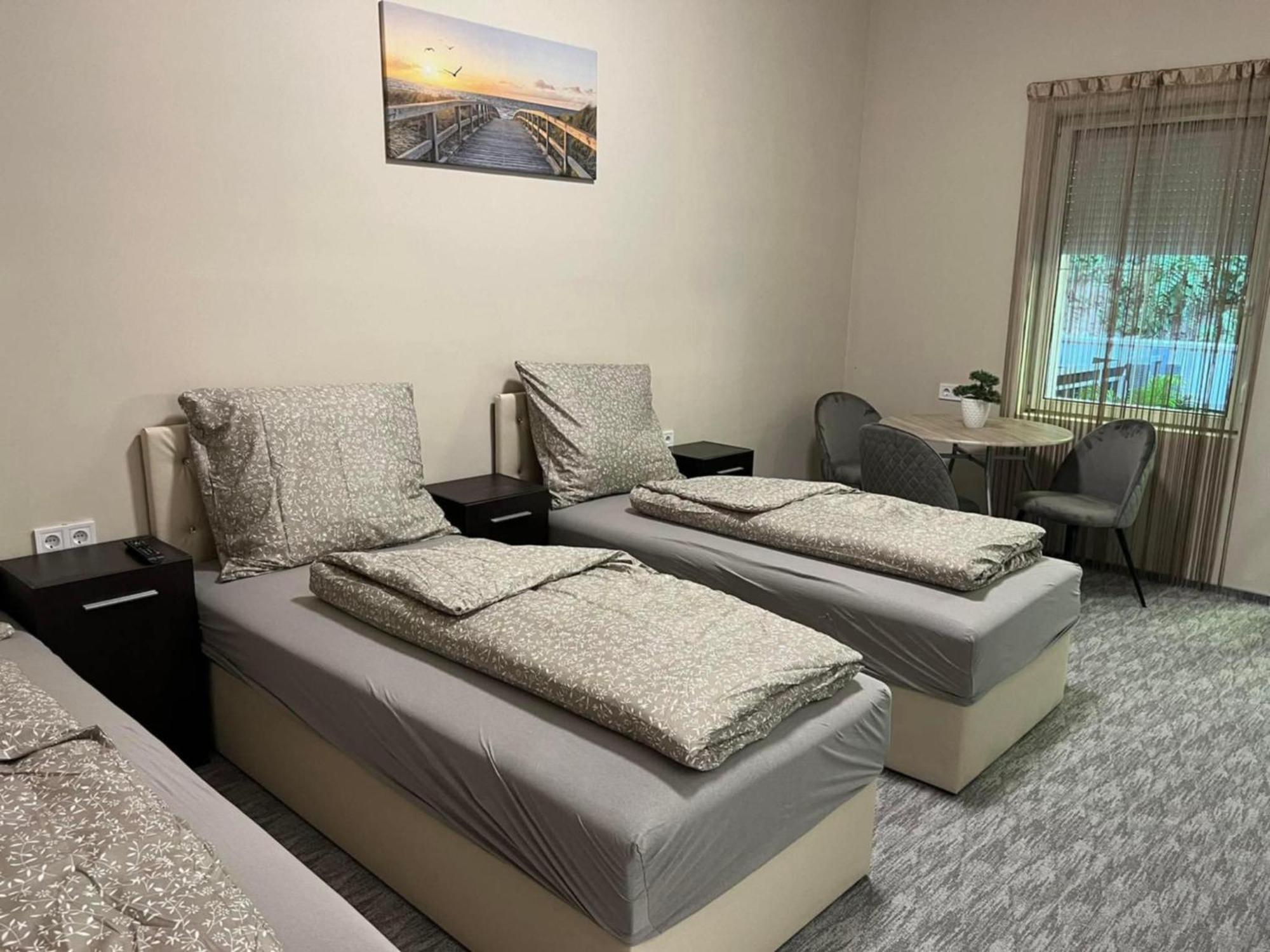 Kinizsi Udvar Apartmanhaz Балатонбоглар Екстер'єр фото