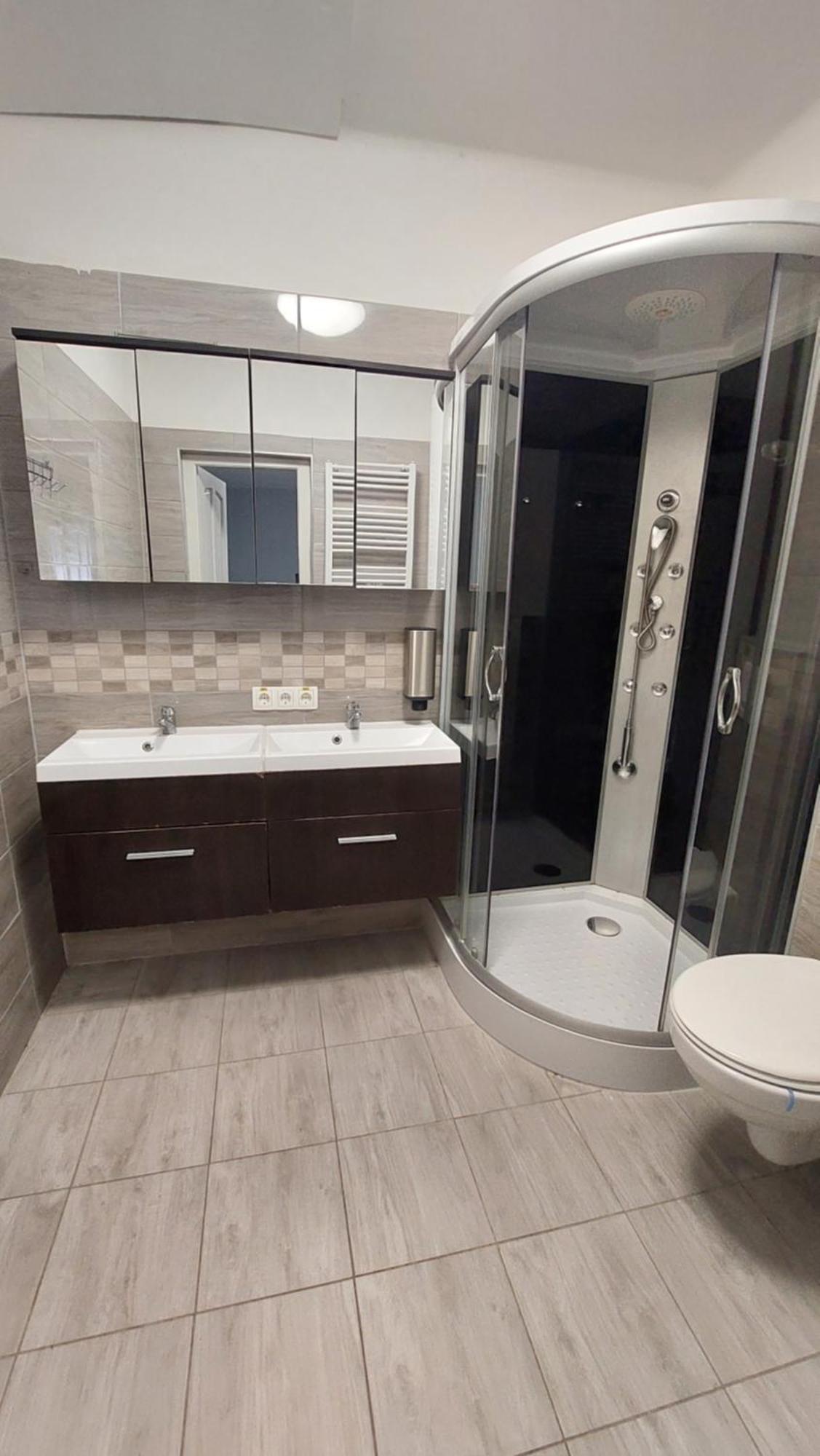 Kinizsi Udvar Apartmanhaz Балатонбоглар Екстер'єр фото
