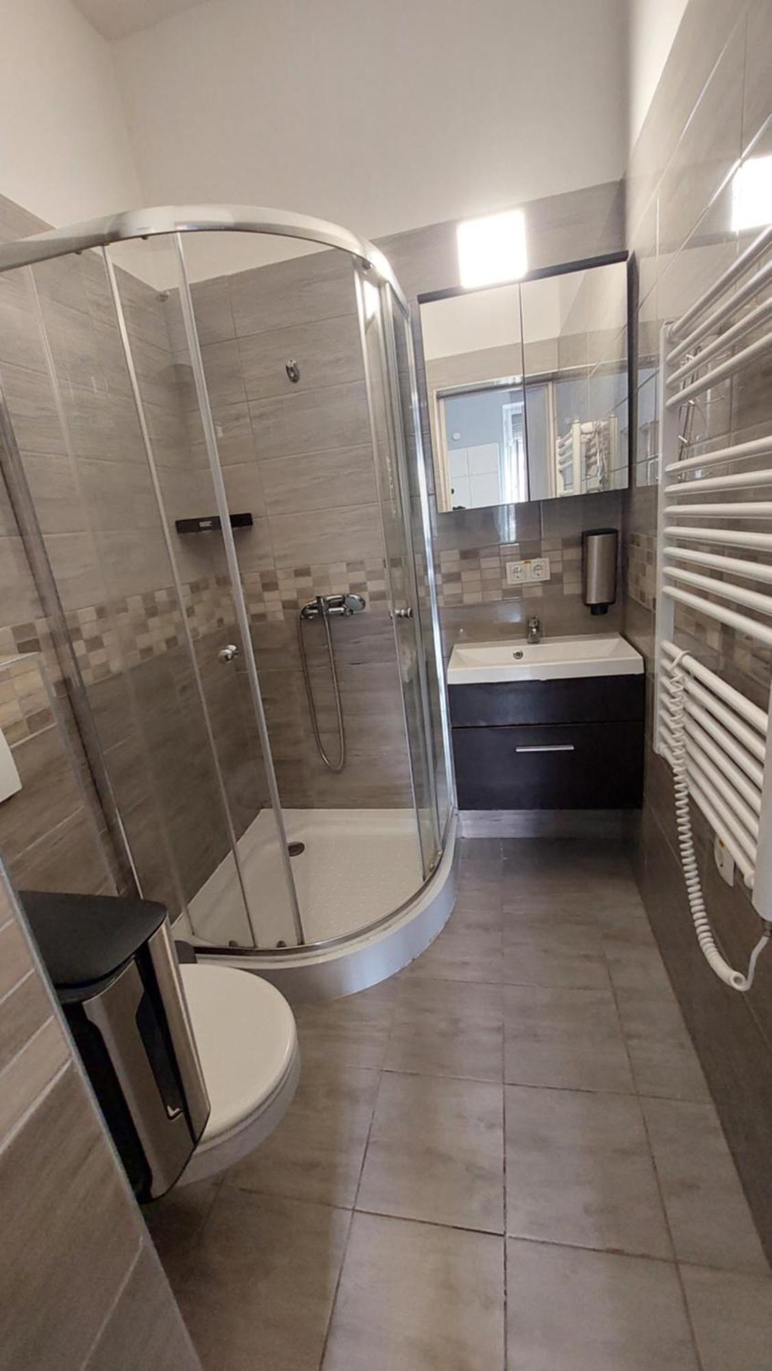 Kinizsi Udvar Apartmanhaz Балатонбоглар Екстер'єр фото